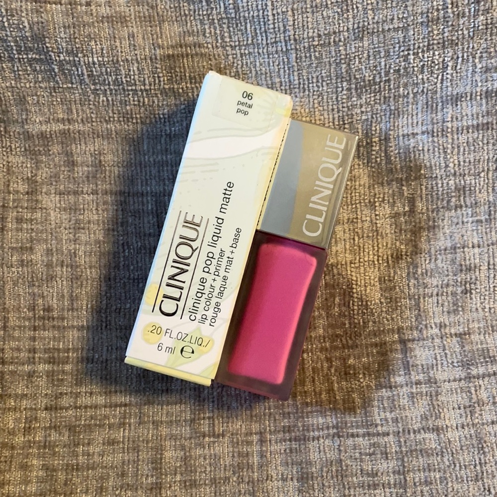 Clinique Pop Liquid Matte Lip Color and Primer - Petal Pop. New in box!!